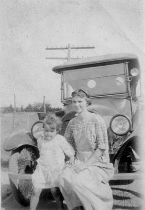 Dorris and her Mom, Bessie